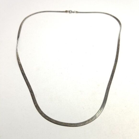 Vintage Heavily Tarnished Sterling Silver Herringbone Flat Chain Necklace Estate - Picture 5 of 6